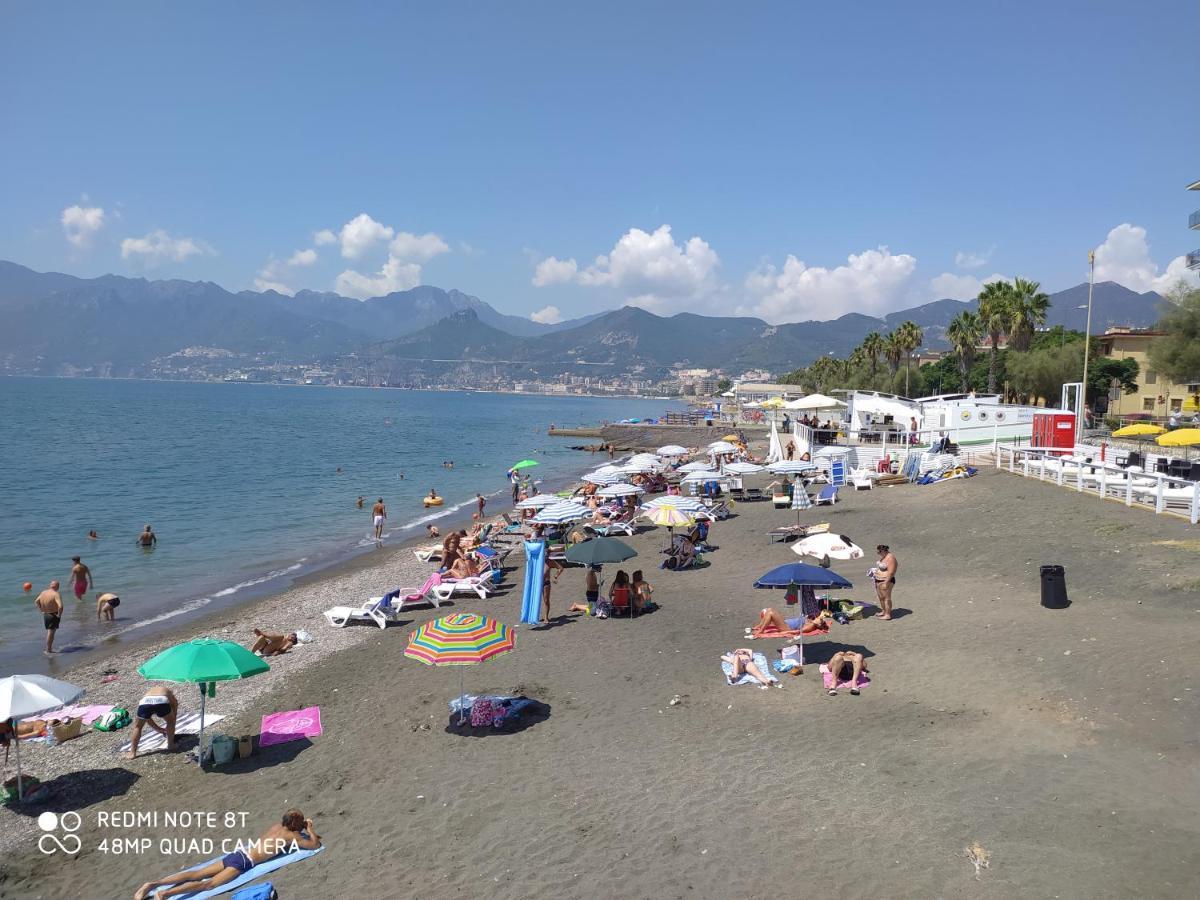 B & B Civico 6 Rooms Salerno Kültér fotó