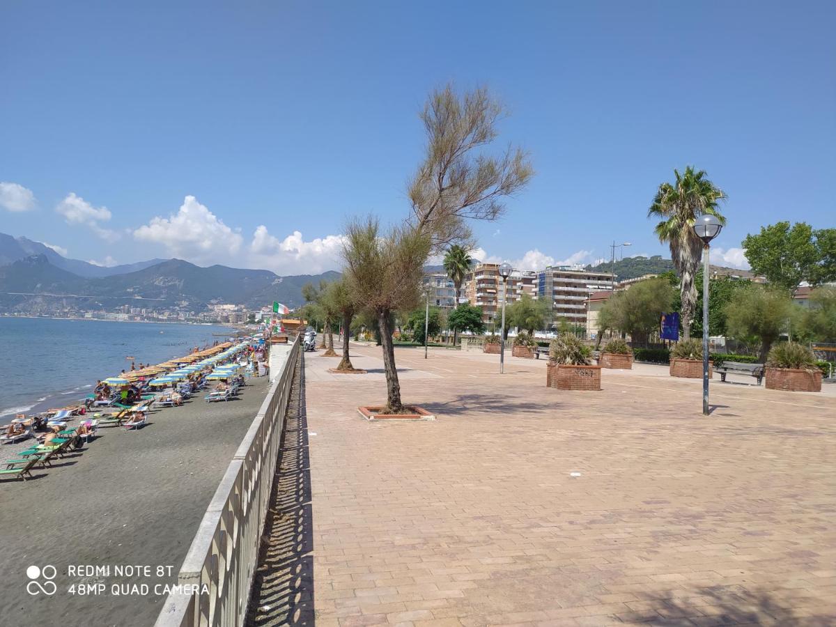 B & B Civico 6 Rooms Salerno Kültér fotó