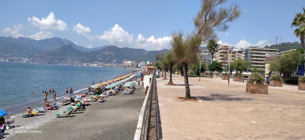 B & B Civico 6 Rooms Salerno Kültér fotó