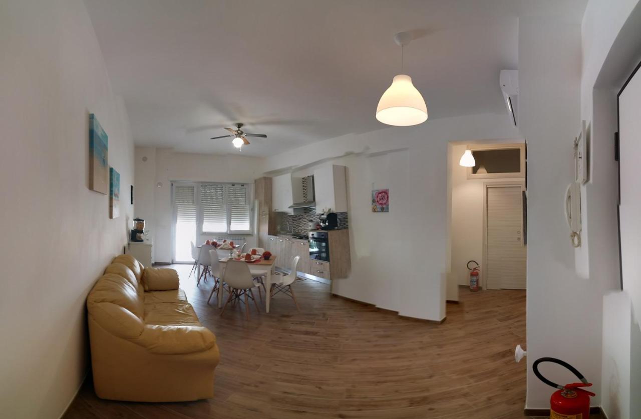 B & B Civico 6 Rooms Salerno Kültér fotó