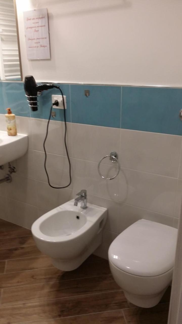 B & B Civico 6 Rooms Salerno Kültér fotó