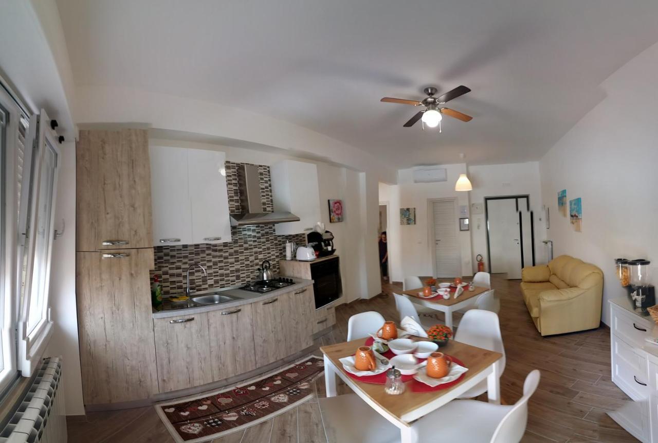 B & B Civico 6 Rooms Salerno Kültér fotó
