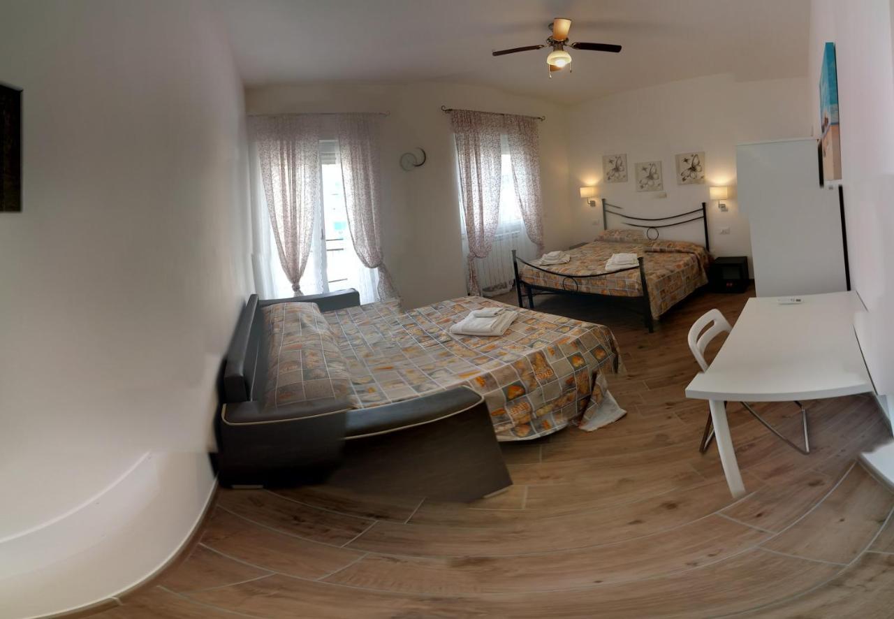 B & B Civico 6 Rooms Salerno Kültér fotó